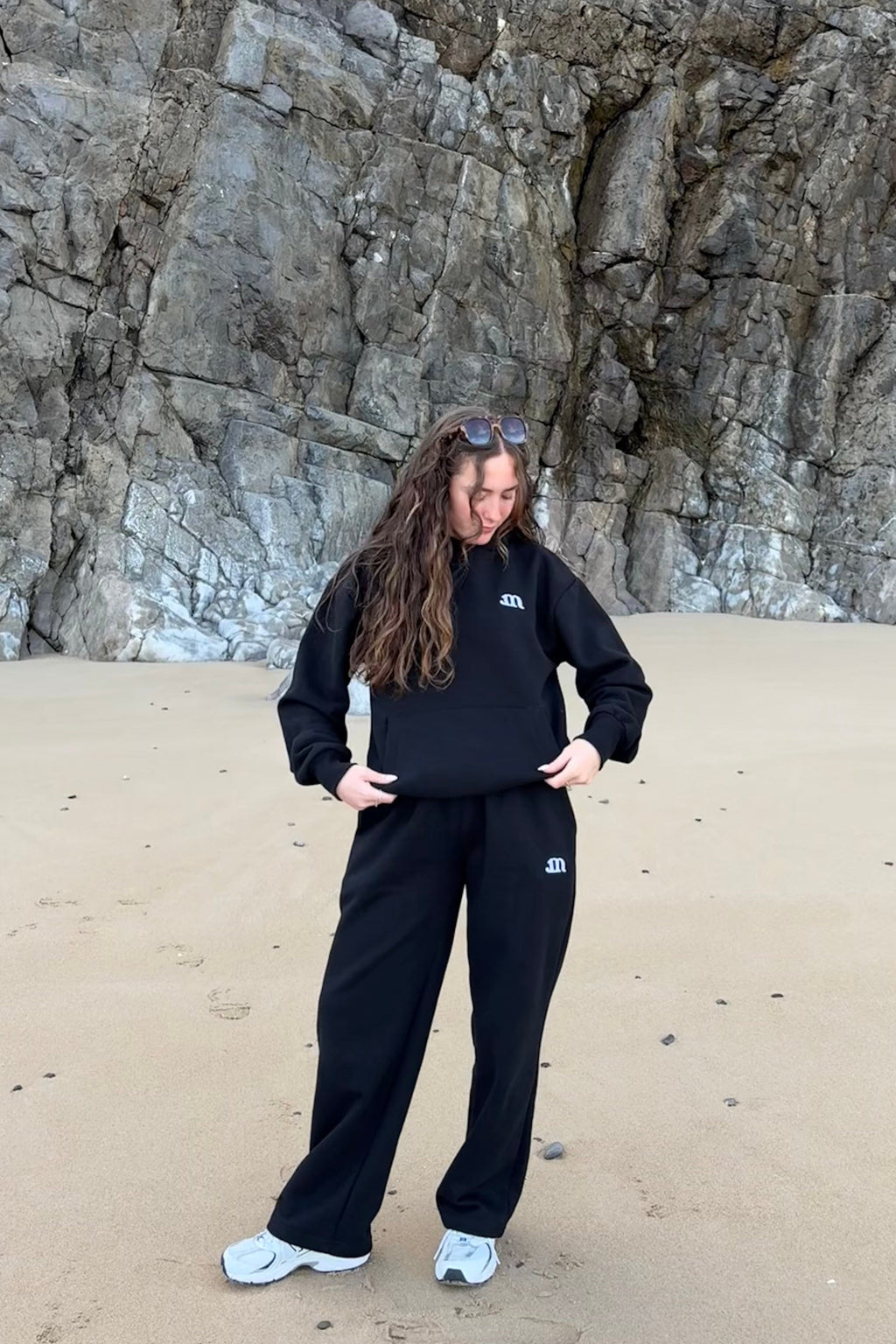 BLACK JOGGERS